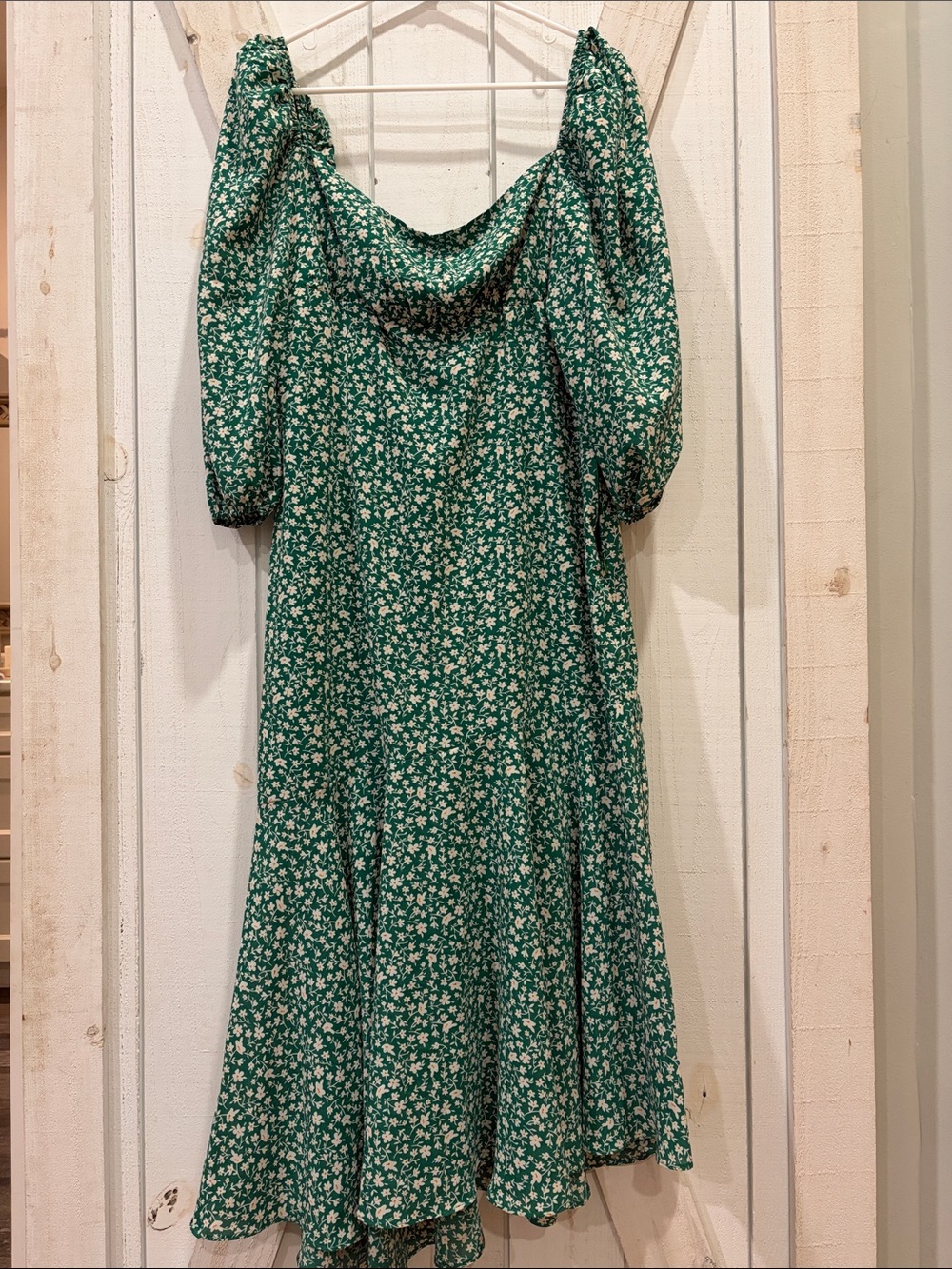 Commense Green Floral Midi Dress with Puff Sleeves